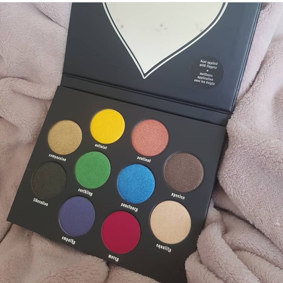 Kat Von D KVD Vegan Love Eyeshadow Palette BNIB - Picture 14 of 14